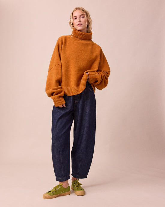 model wears ruth spice knitted jumper