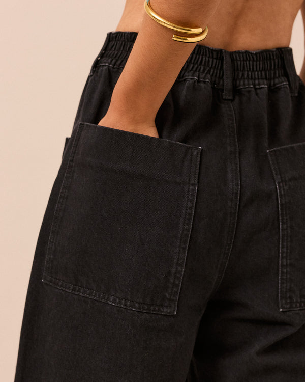 model wears teddi washed black denim jeans