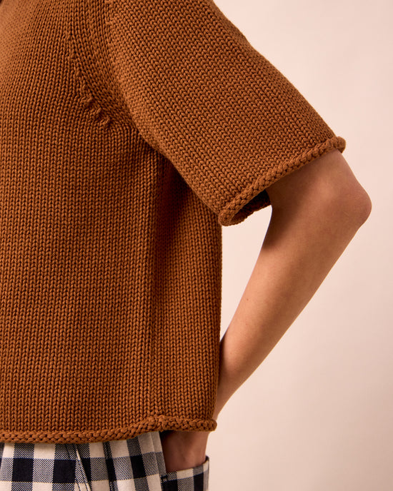 model wears bailey tobacco knitted t shirt