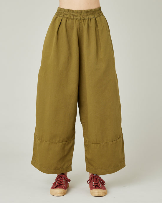 model wears Sicilian green twill bobbi trousers front