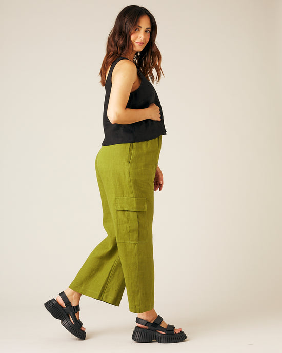 pregnant model wears pea pod linen trousers