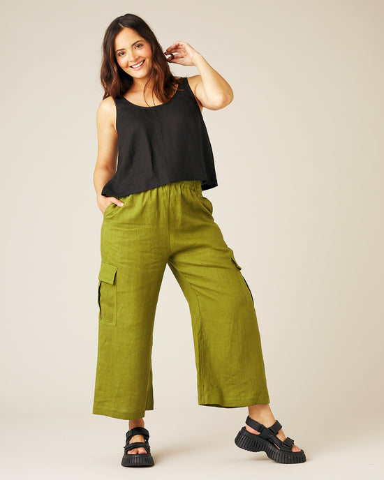 pregnant model wears pea pod linen trousers