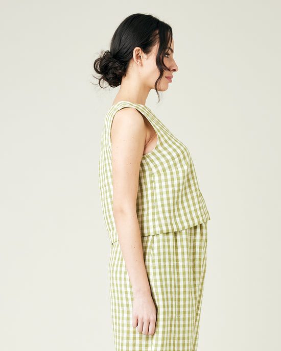 pregnant model wears apple check linen esme top