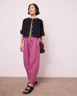 model wear daisy summer berry gingham trousers