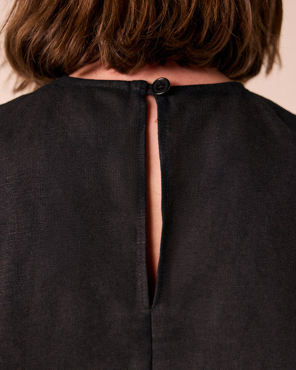 model wear georgie black linen top
