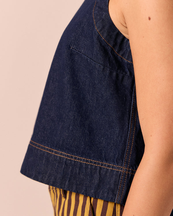 model wear hailey indigo rinse wash denim top