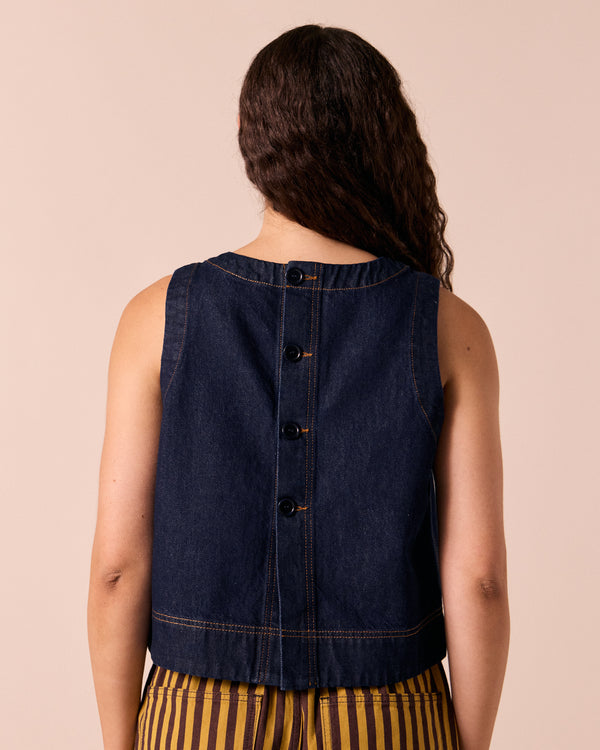 model wear hailey indigo rinse wash denim top