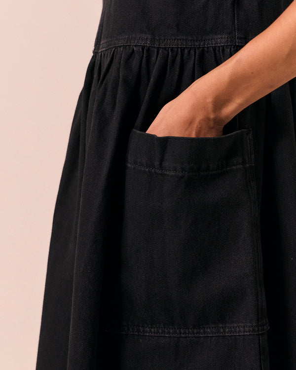 model wears kera black denim dress