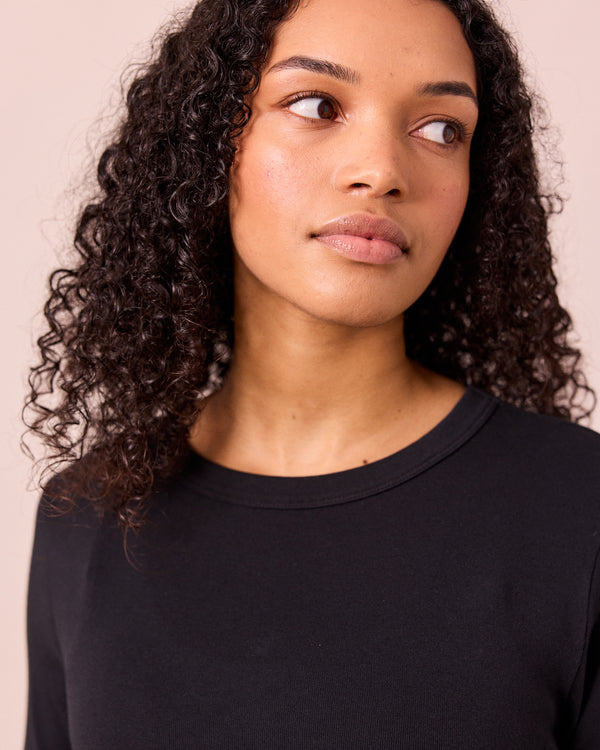 model wears lila true black jersey top