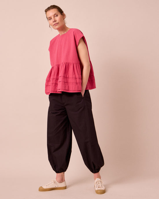  model wears logan cotton linen slub trousers right