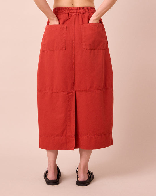 model wears macey brick cotton linen skirt