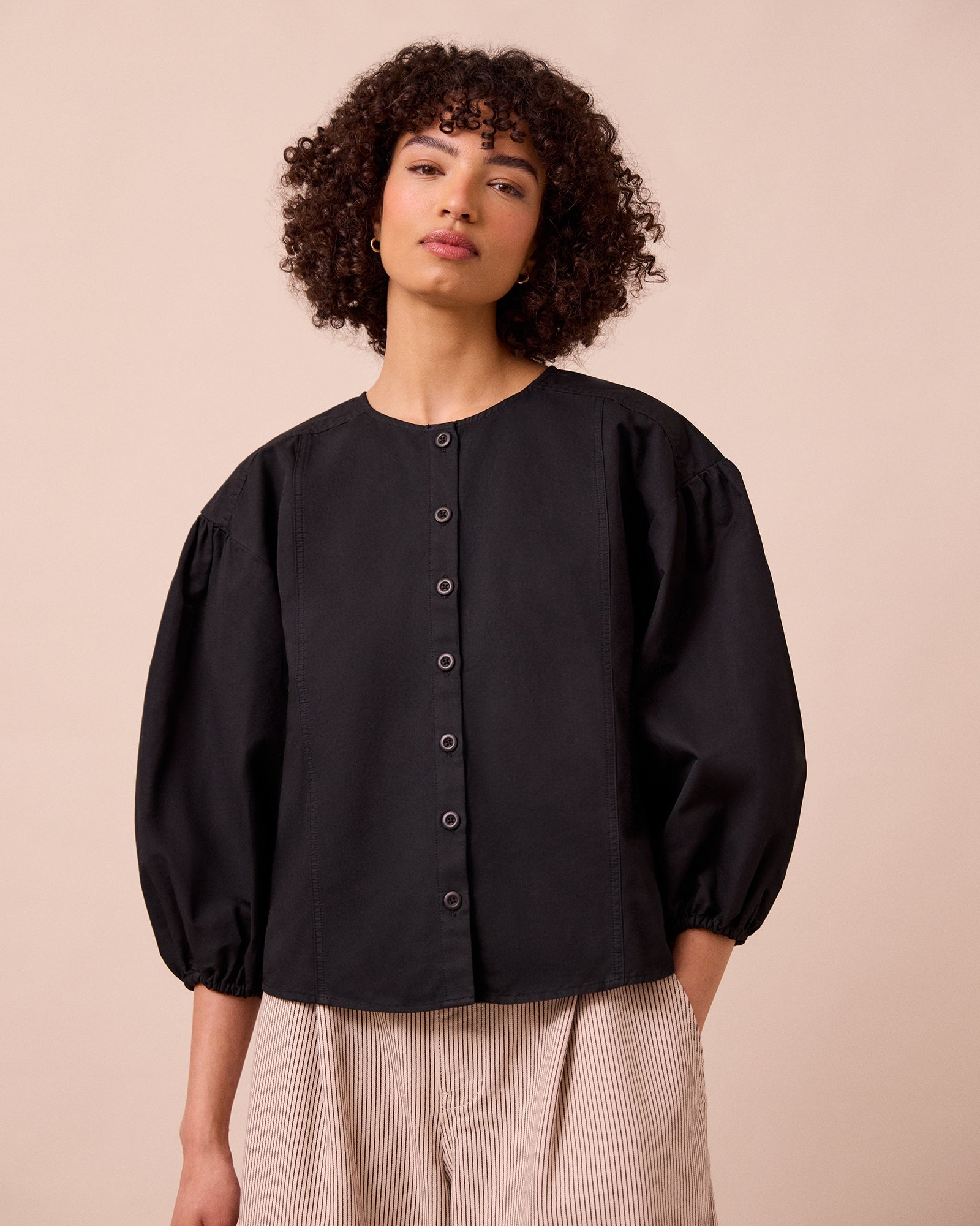 Lisa Black Linen Top – Beyond Nine