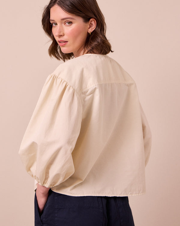 model wears miley bone cotton linen shirt