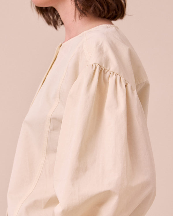 model wears miley bone cotton linen shirt
