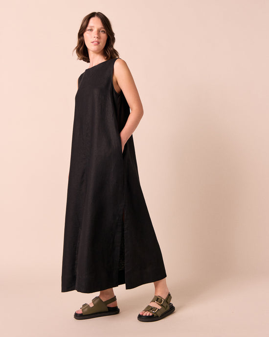 model wears mylia black linen dress
