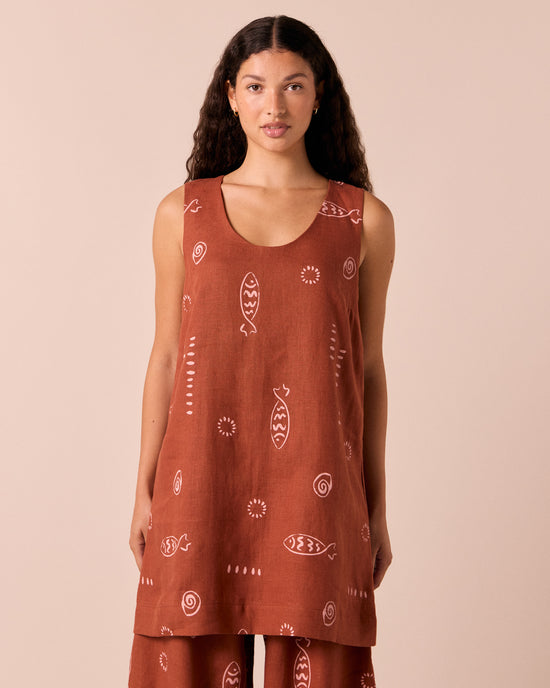model wears reeta beachcomber print linen dress
