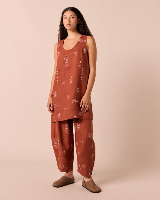 model wears reeta beachcomber print linen dress