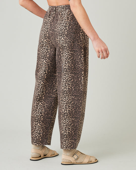 model wears leopard print remi jeans right