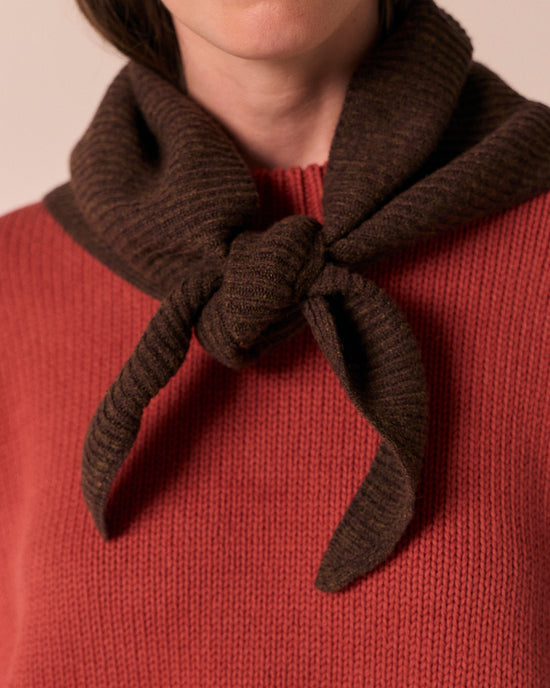 model wears ribbed knitted walnut neckerchief