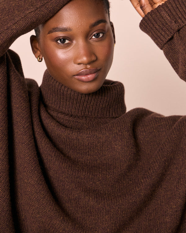 model wears ruth walnut knitted jumper