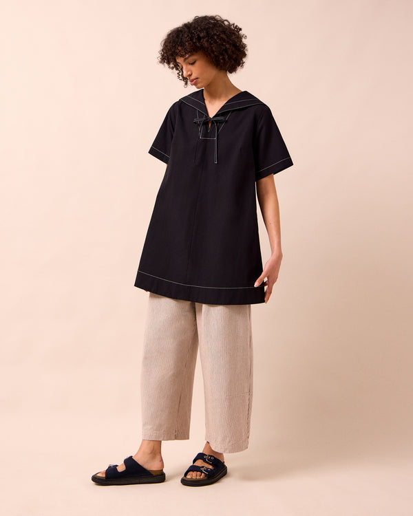 model wear sylvia black cotton dress