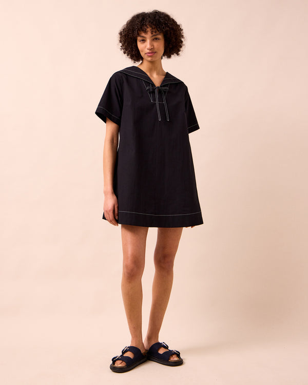 model wear sylvia black cotton dress