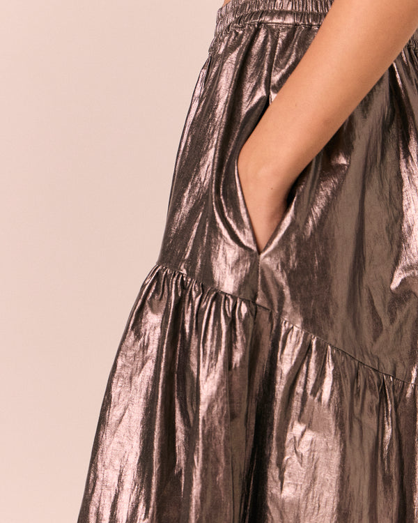 model wears alia pewter metallic linen skirt