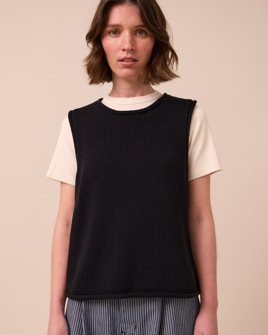 model wears bailey black knitted t-shirt