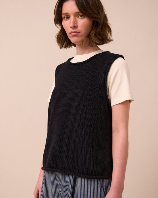 model wears bailey black knitted t-shirt