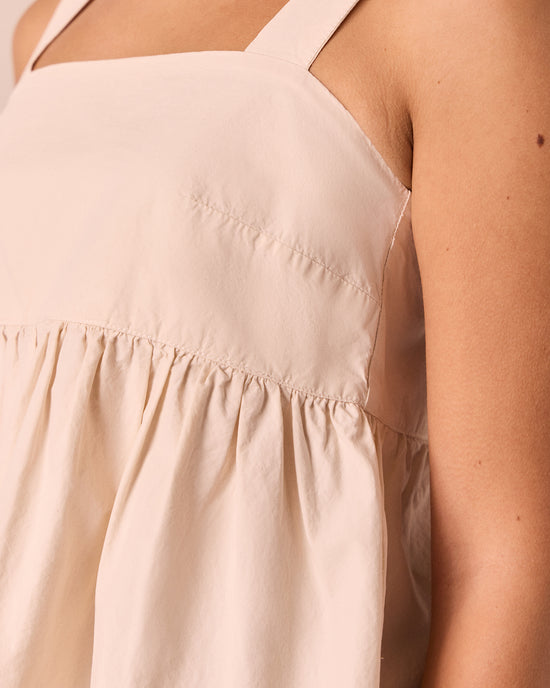 model wears zuri bone cotton poplin top