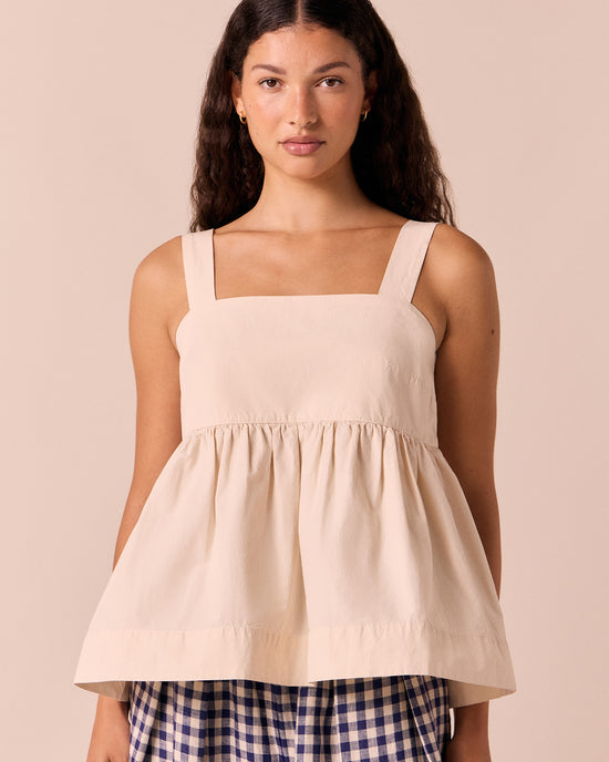 model wears zuri bone cotton poplin top