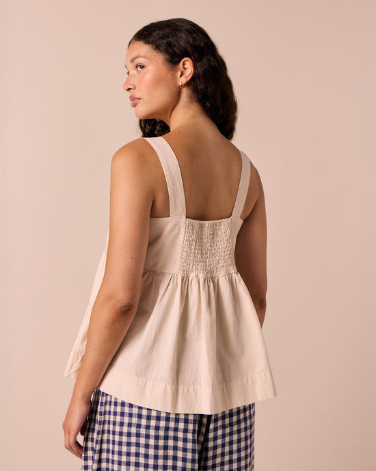 model wears zuri bone cotton poplin top